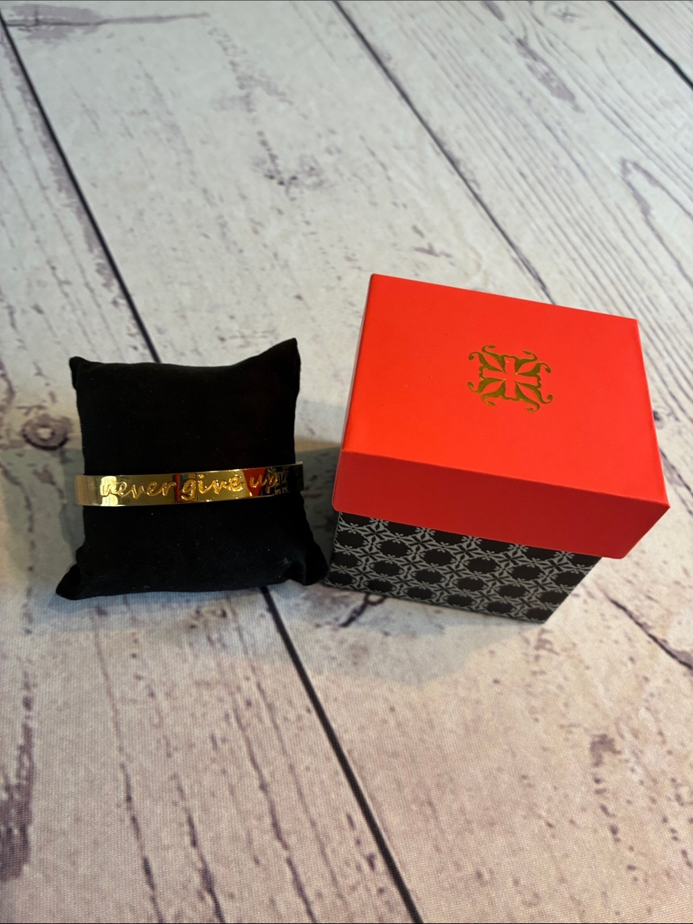 🎉NEW LISTING!🎉Rustic Cuff Gold-Tone Inspirational Cuff Bracelet - Never Give Up
